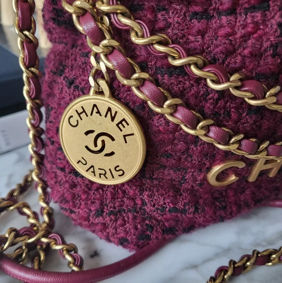 Chanel Mini 22 - Picture 3 of 16